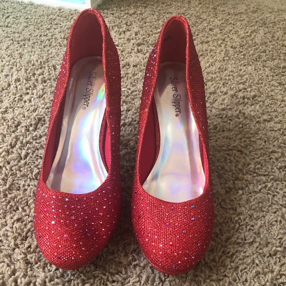 Red Heels - Picture 3 of 5